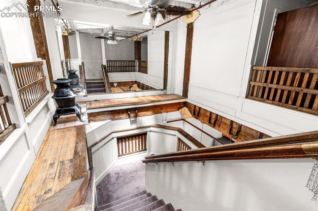 Image 23 of 25: Sun Room