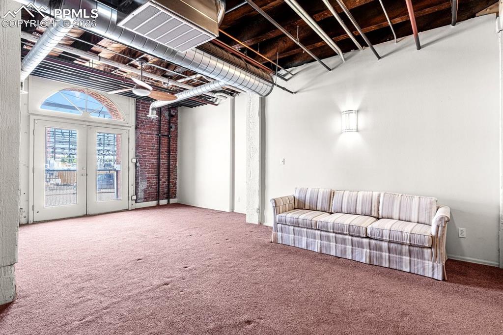 Image 9 of 25: Living Room