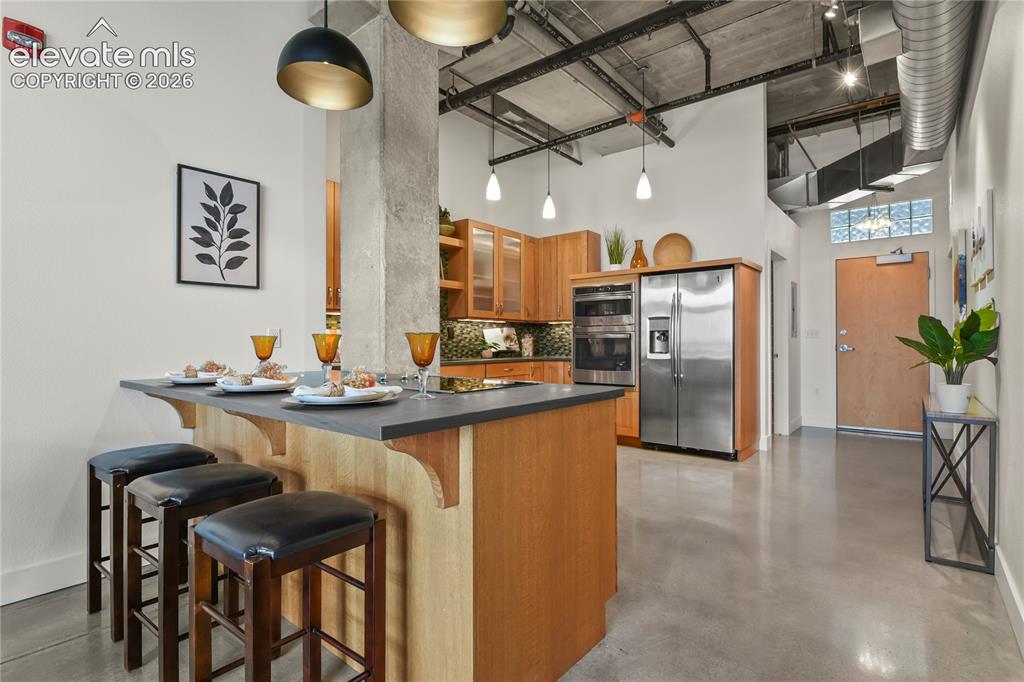 Image 10 of 33: Kitchen