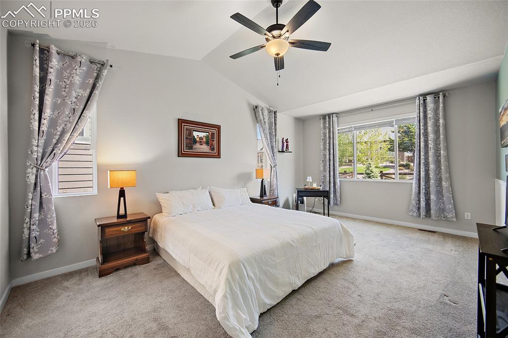 Image 19 of 49: Bedroom