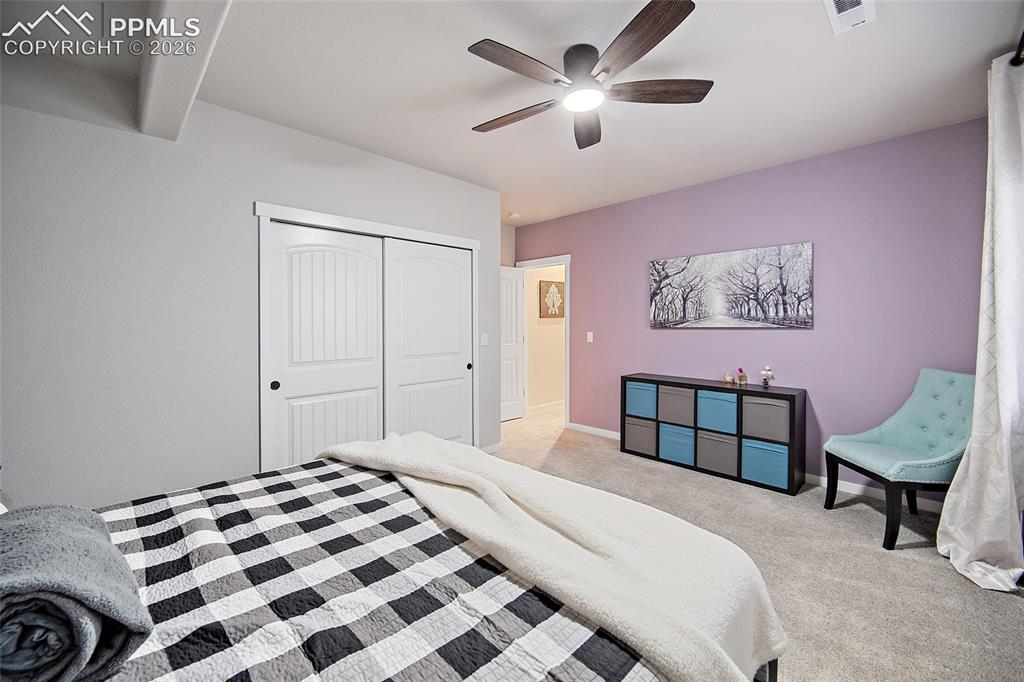 Image 32 of 49: Bedroom