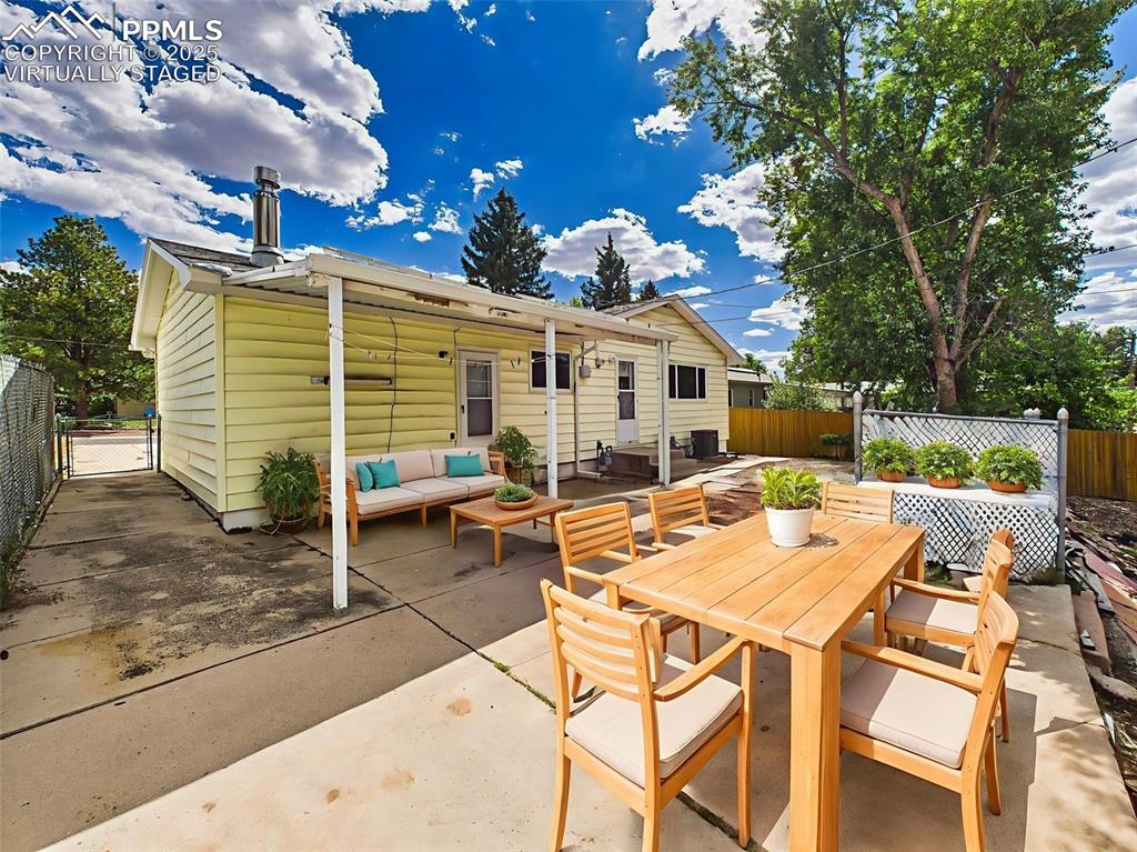 Image 36 of 40: Virtually Staged to show you some great outdoor options!