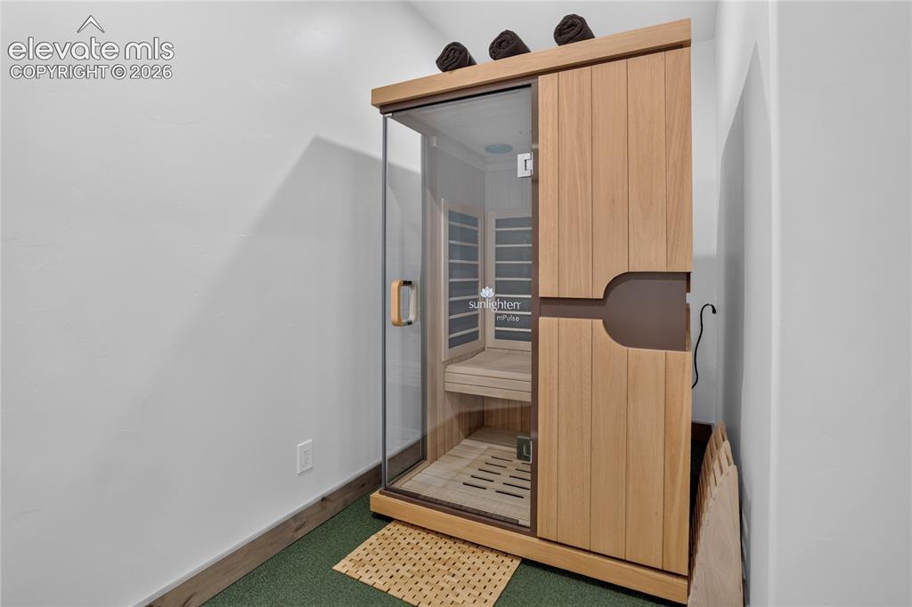 Image 29 of 50: Infrared & red light sauna