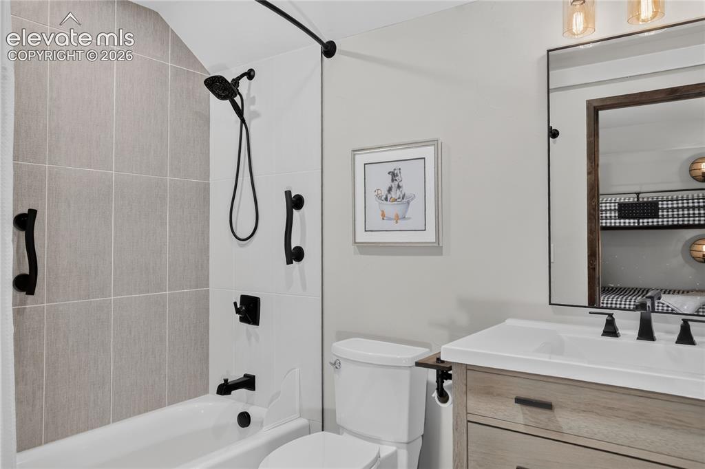Image 35 of 50: Full bath - guest suite