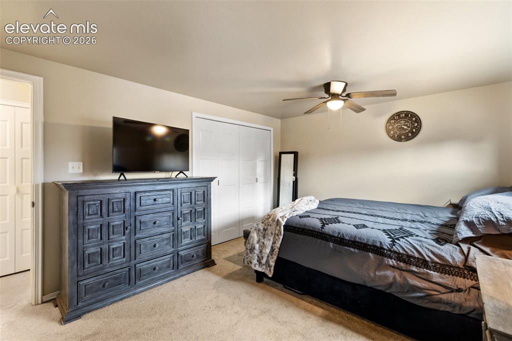 Image 19 of 25: Master Bedroom
