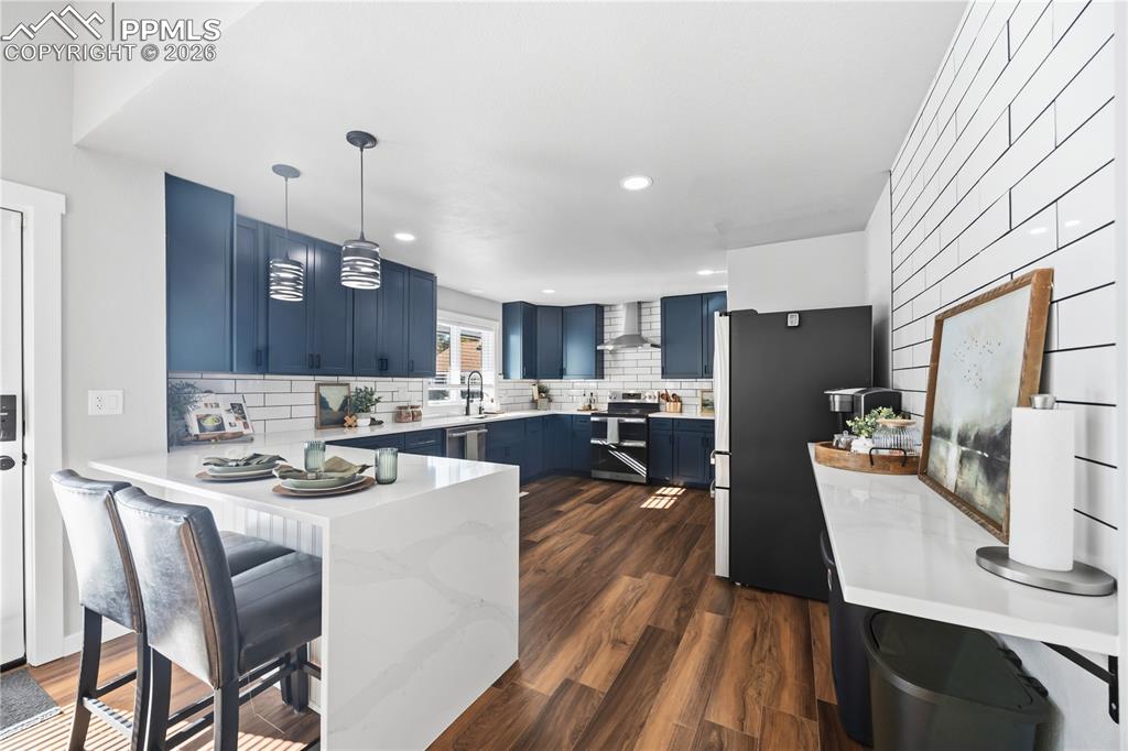 Image 12 of 47: Kitchen