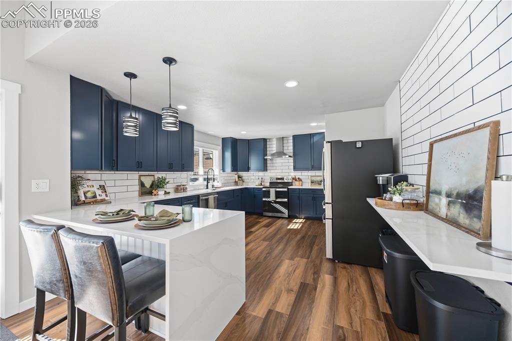 Image 13 of 47: Kitchen