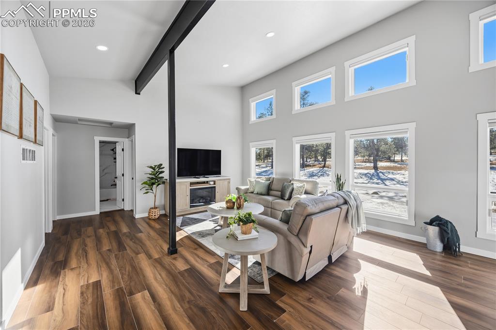 Image 7 of 47: Living Room