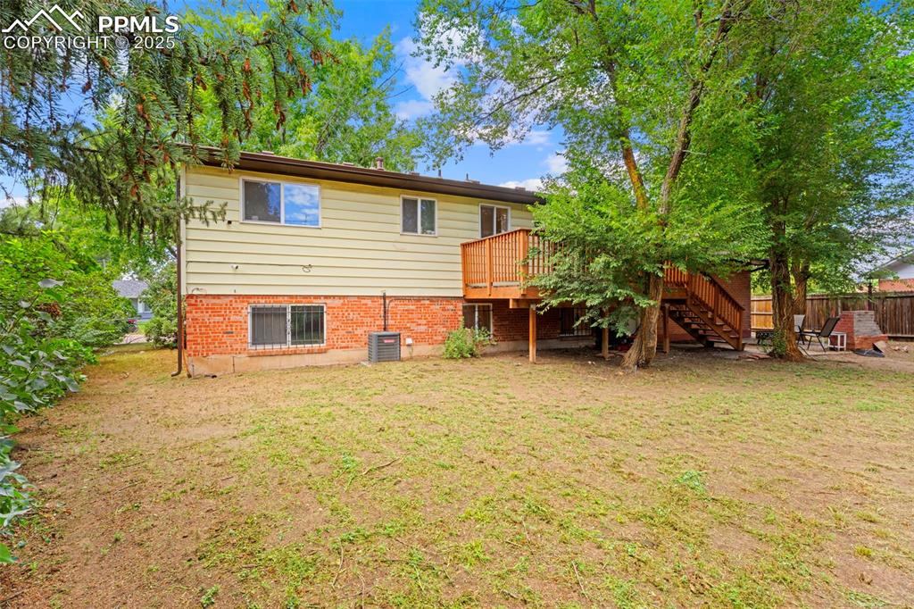 Image 21 of 23: Back of Structure