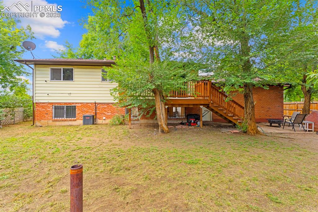 Image 22 of 23: Back of Structure