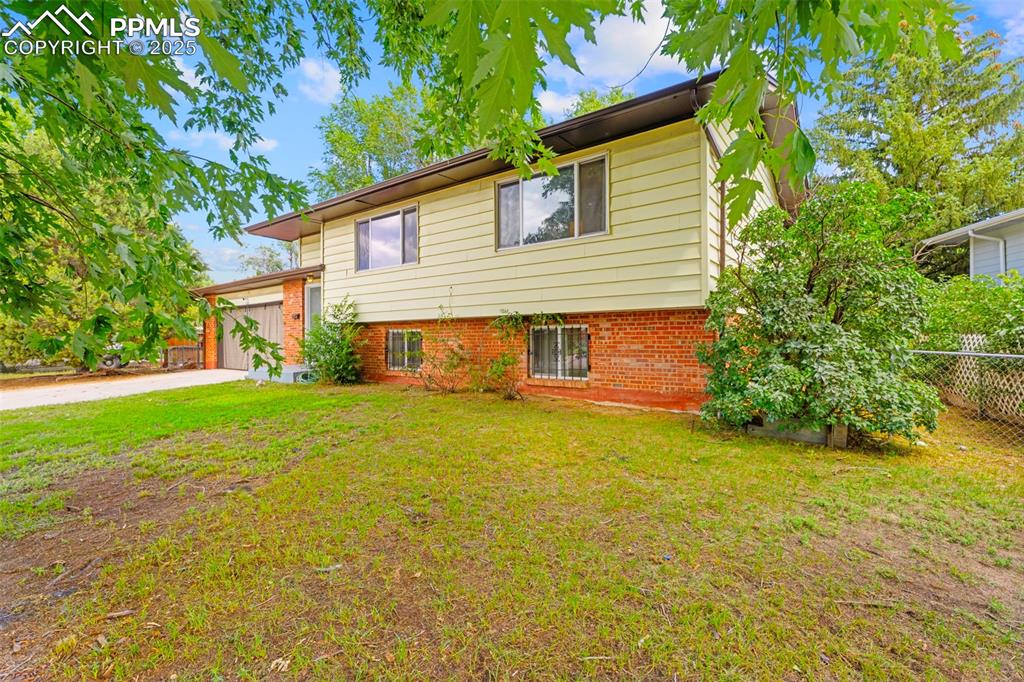 Image 3 of 23: Front of Structure