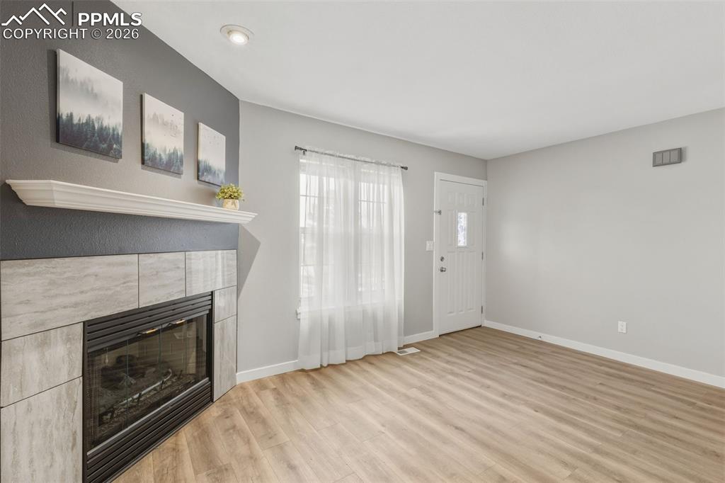 Image 15 of 43: Living Room