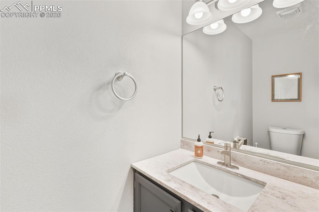 Image 24 of 43: Bathroom