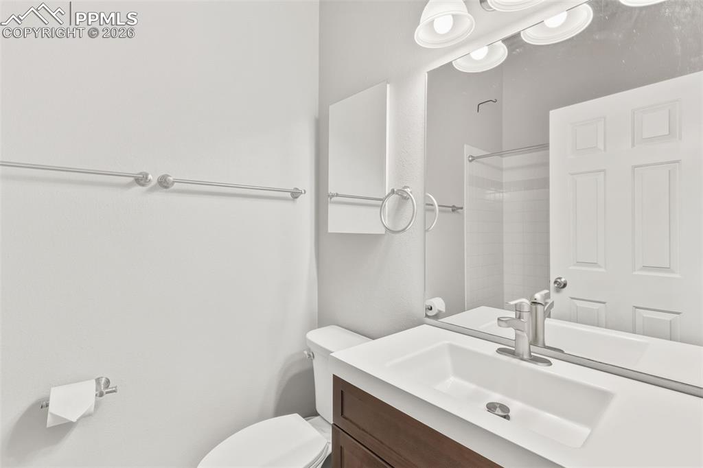 Image 29 of 43: Bathroom