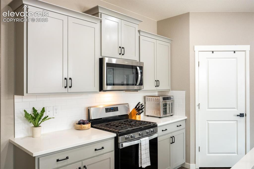 Image 10 of 44: Kitchen