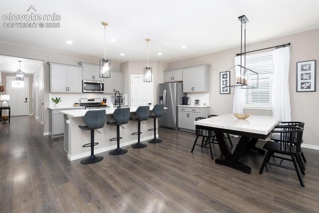 Image 14 of 44: Kitchen