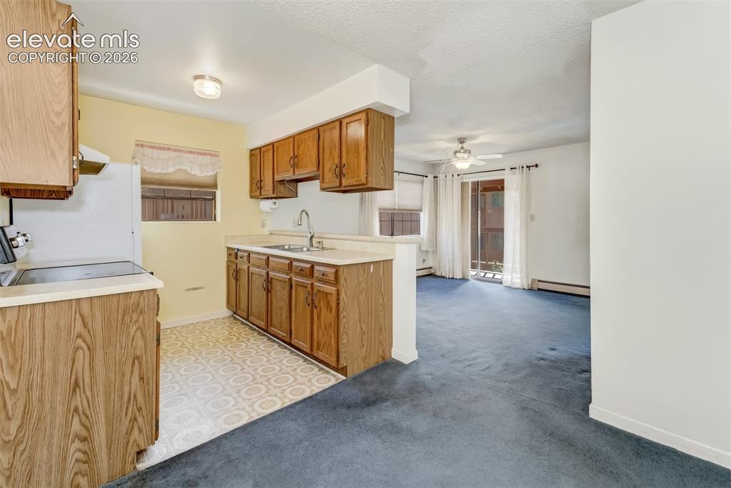 Image 12 of 24: Kitchen