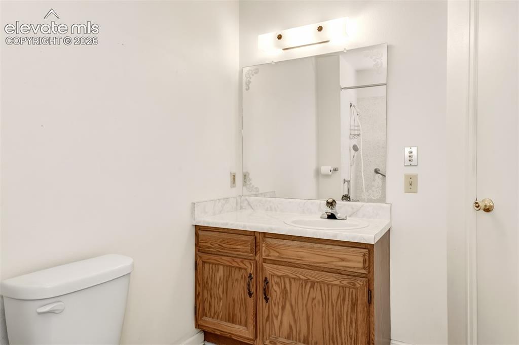 Image 21 of 24: Bathroom