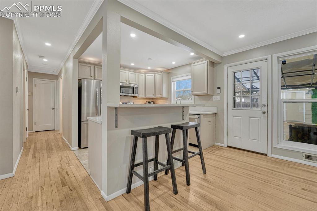 Image 11 of 50: Kitchen