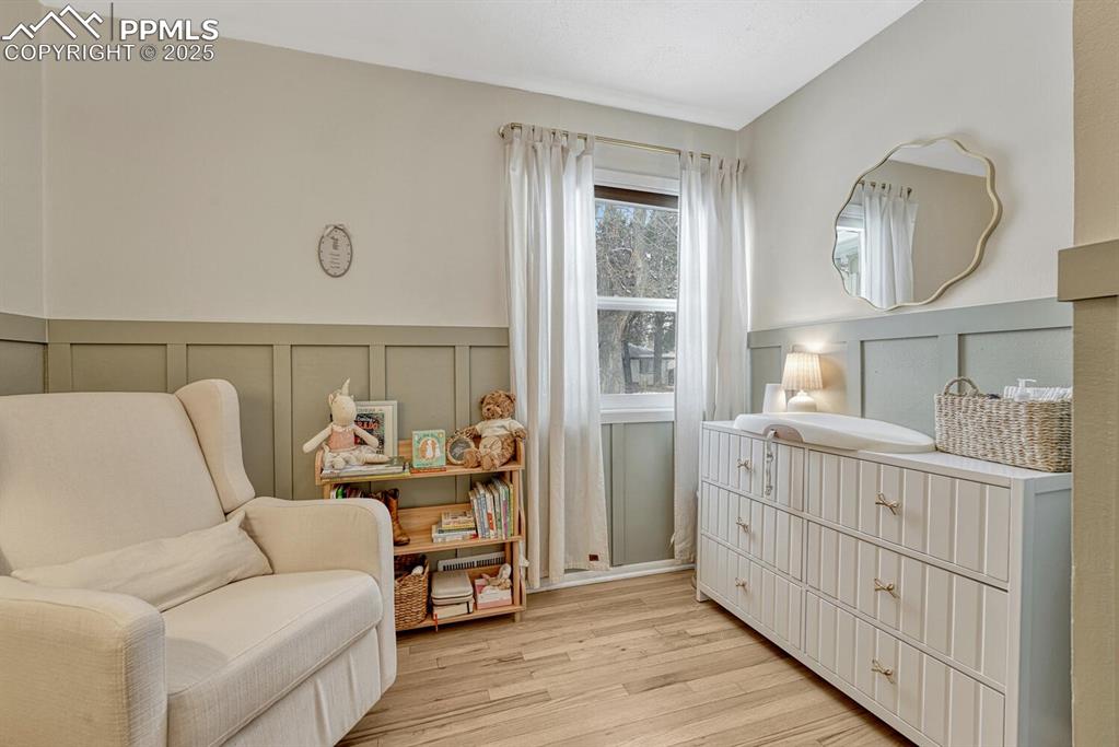 Image 21 of 50: Sitting Room