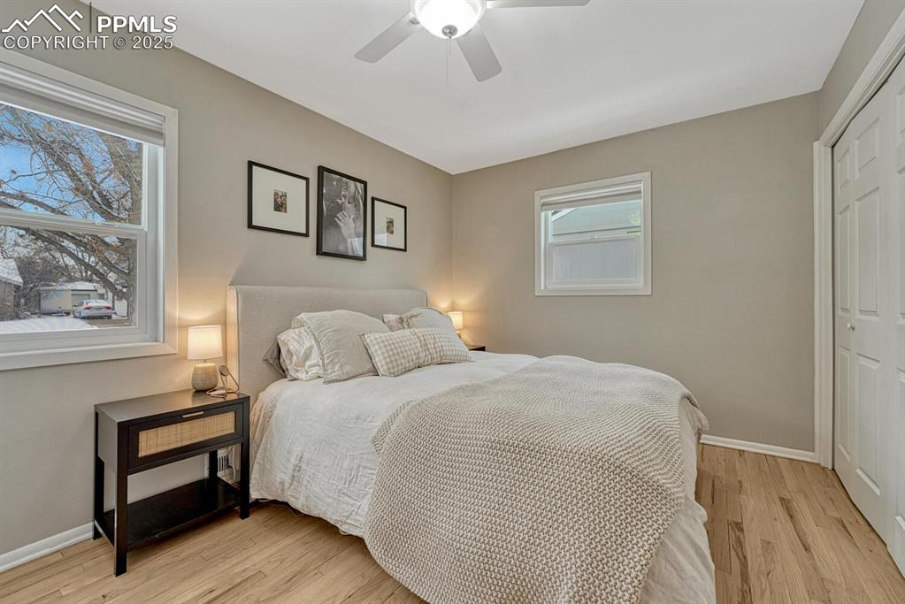 Image 26 of 50: Bedroom