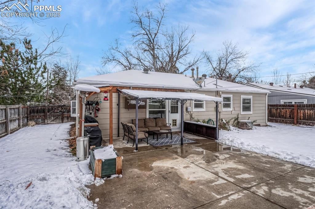 Image 38 of 50: Back of Structure