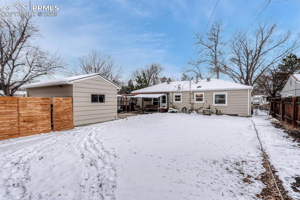 Image 41 of 50: Back of Structure