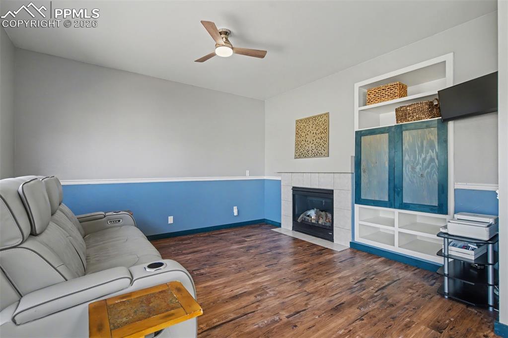 Image 10 of 24: Living Room