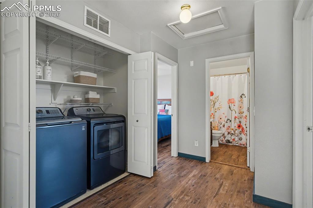 Image 15 of 24: Laundry