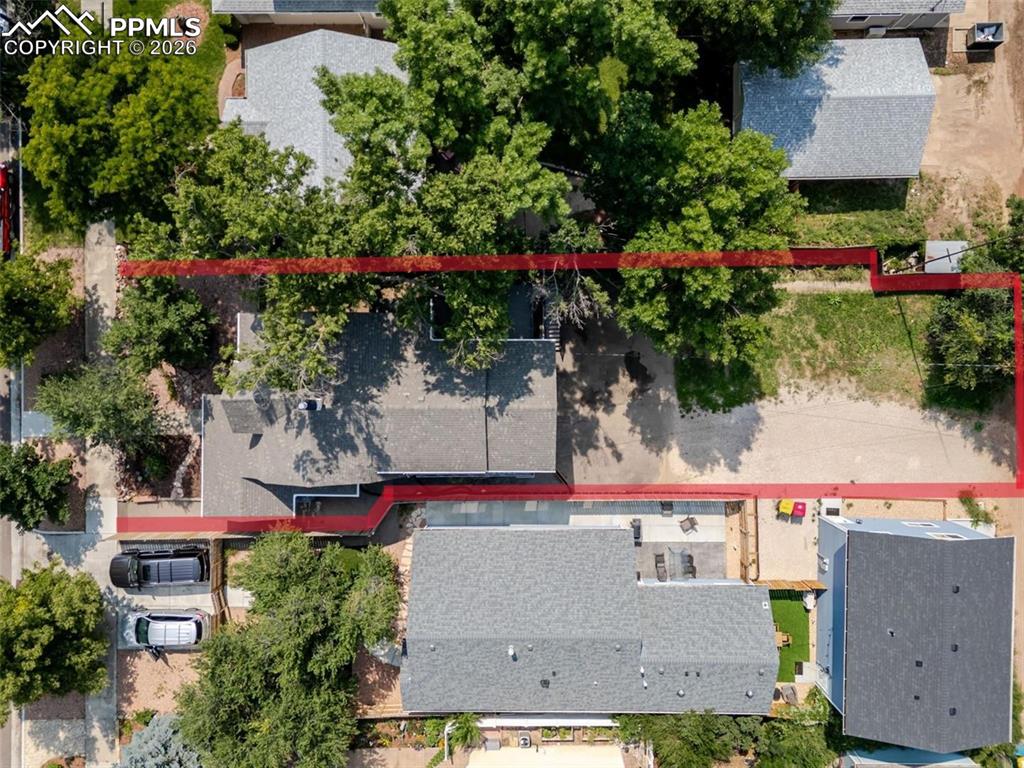 Image 26 of 28: Property Lines are approximate and not a survey