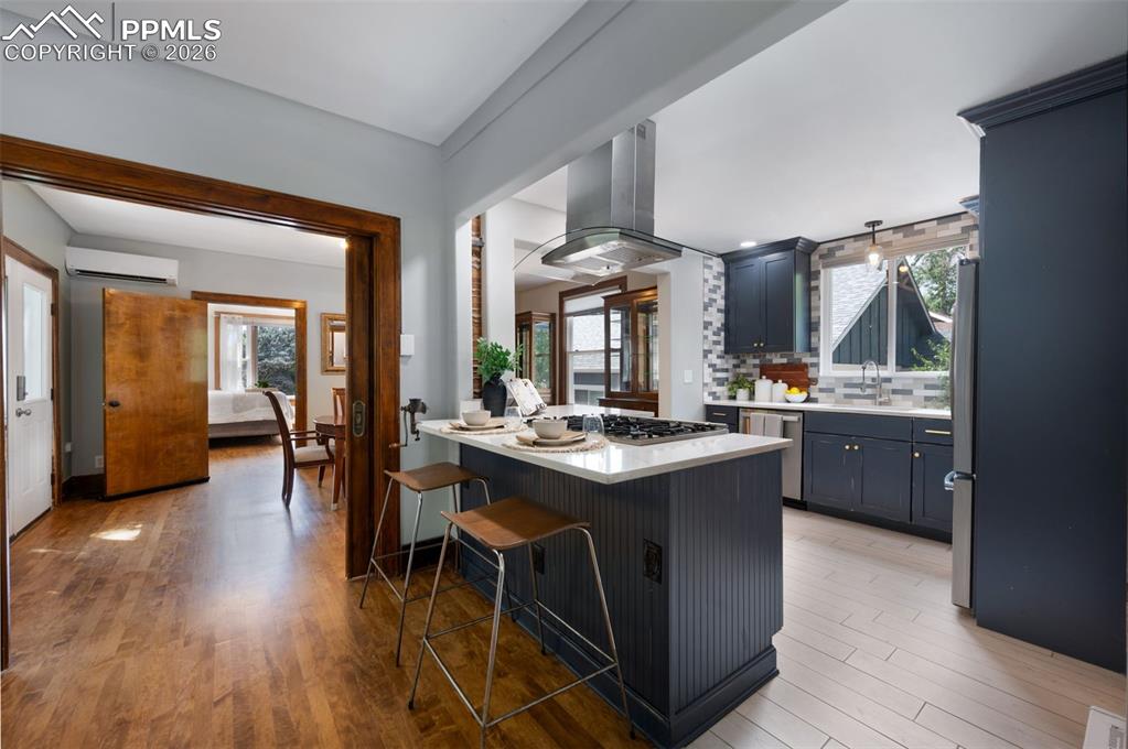 Image 6 of 28: Kitchen