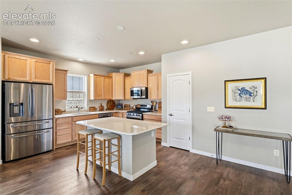 Image 15 of 50: Kitchen
