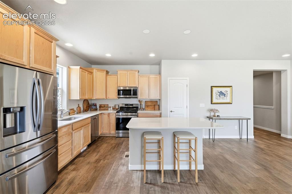Image 16 of 50: Kitchen