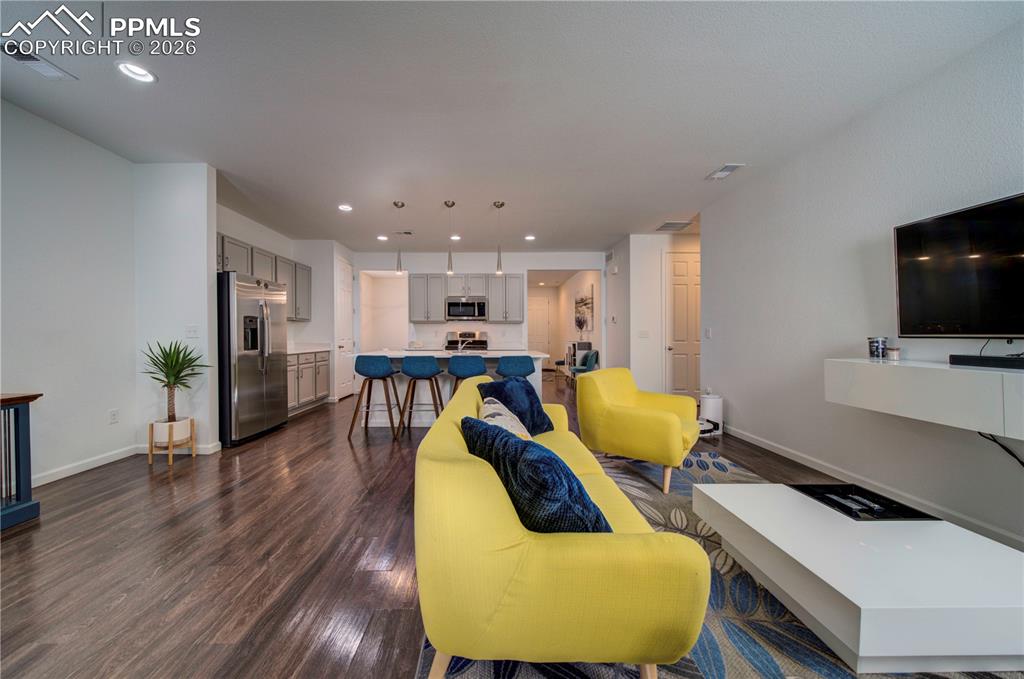 Image 22 of 43: Living Room