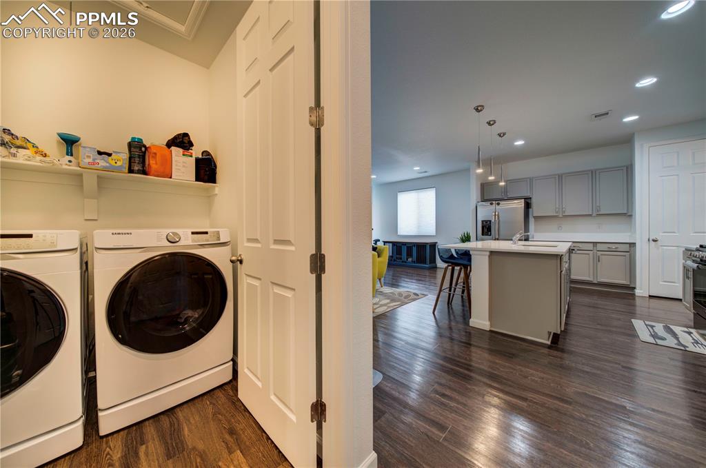 Image 34 of 43: Laundry