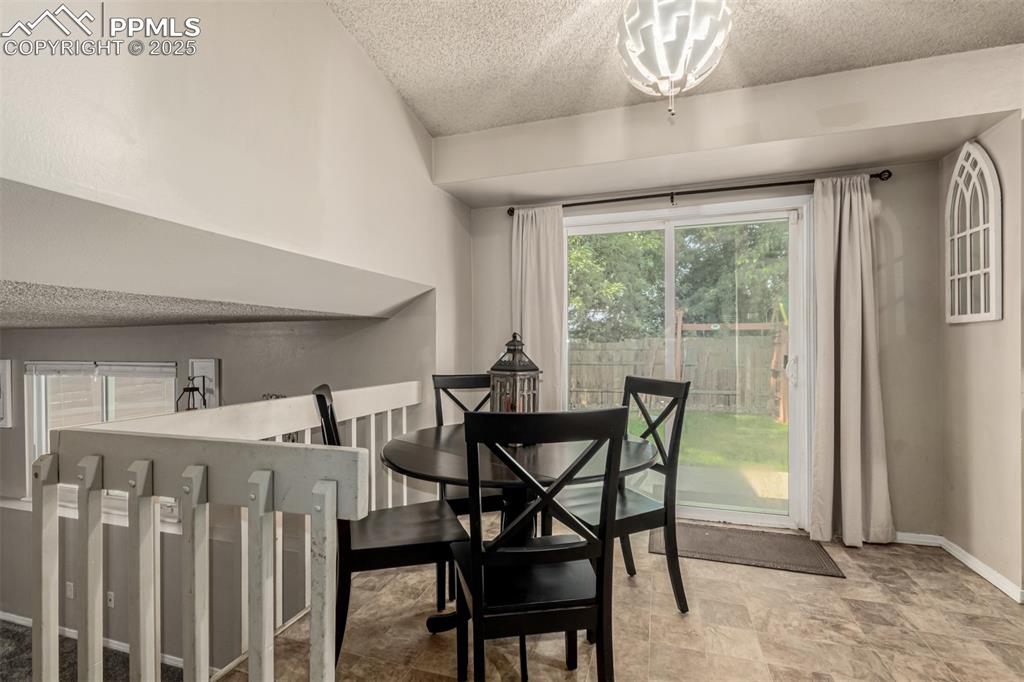 Image 13 of 43: Dining Area