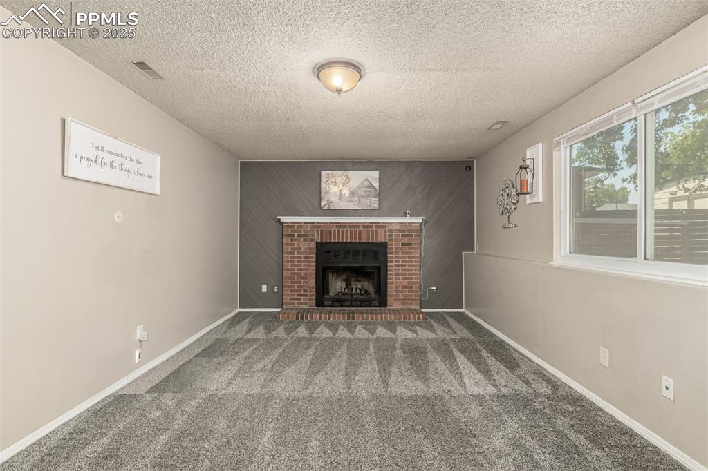 Image 15 of 43: Living Room