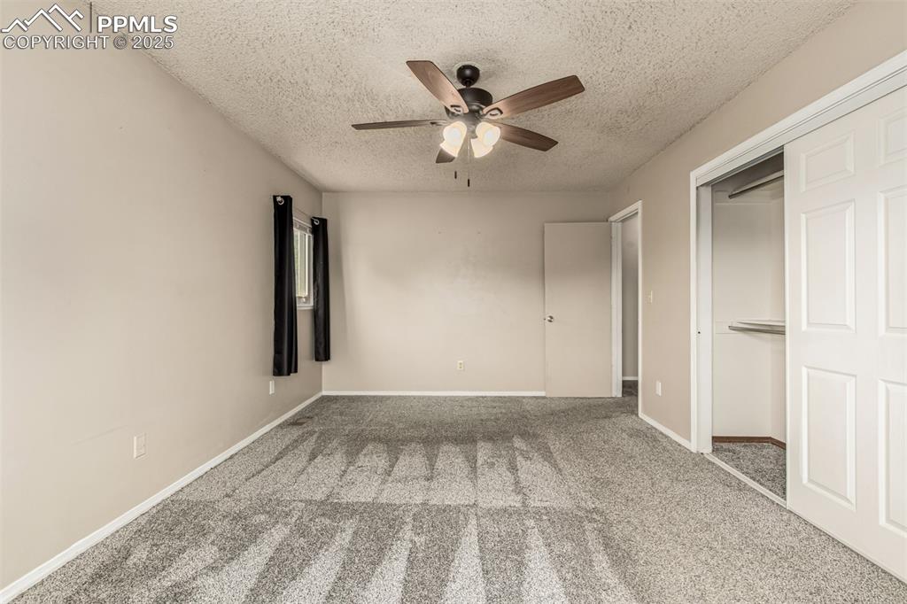 Image 19 of 43: Bedroom