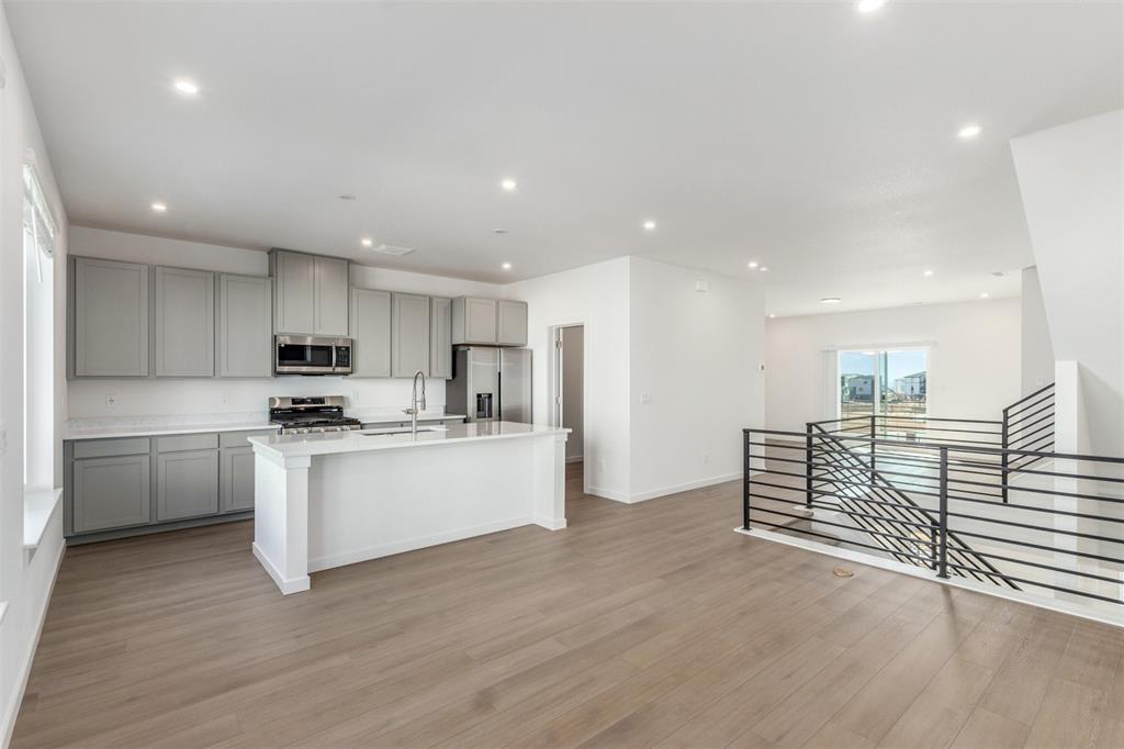 Image 13 of 34: Kitchen