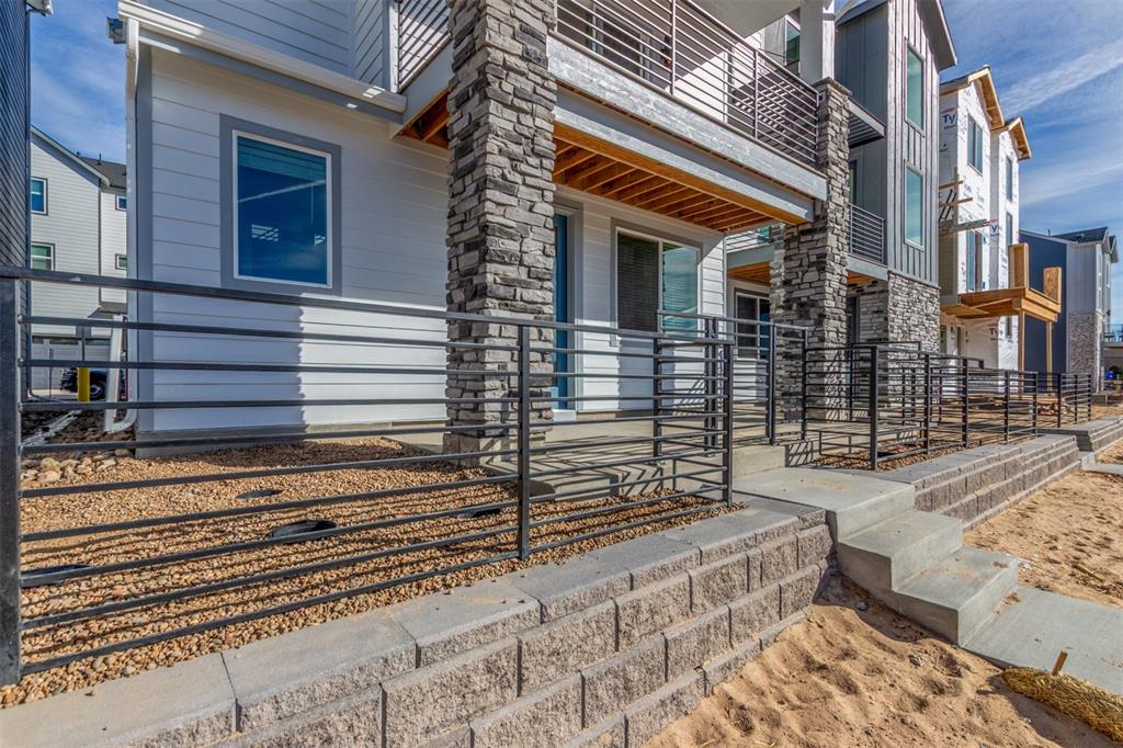 Image 2 of 34: Side of Structure