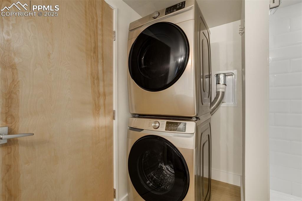 Image 25 of 39: Laundry