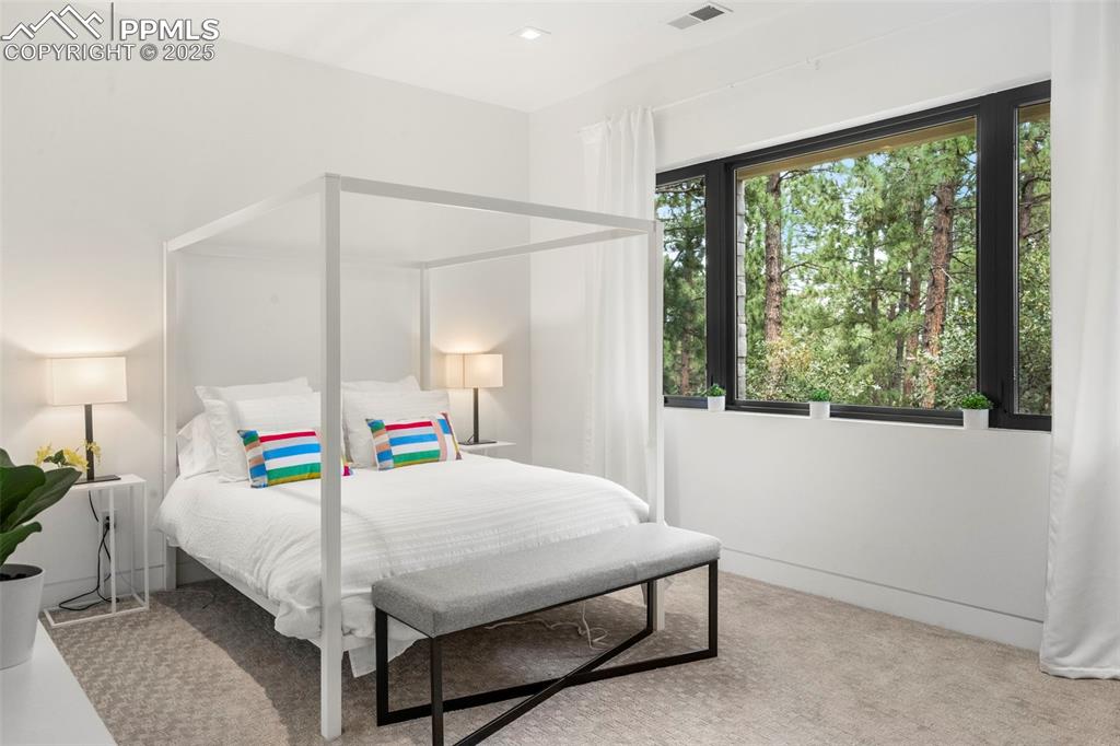 Image 28 of 50: Bedroom