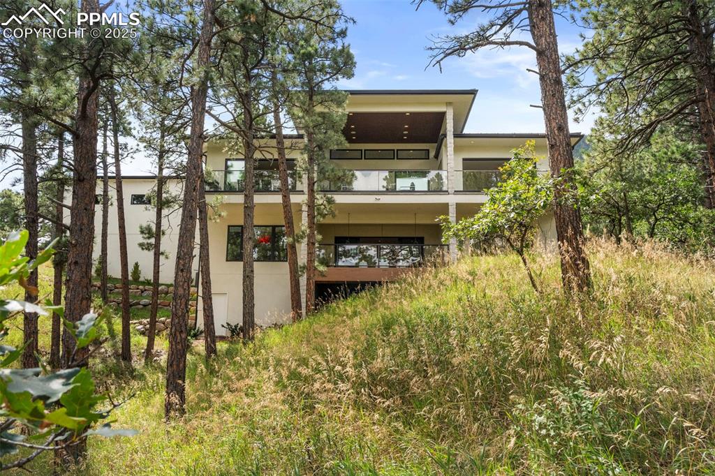 Image 39 of 50: Back of Structure