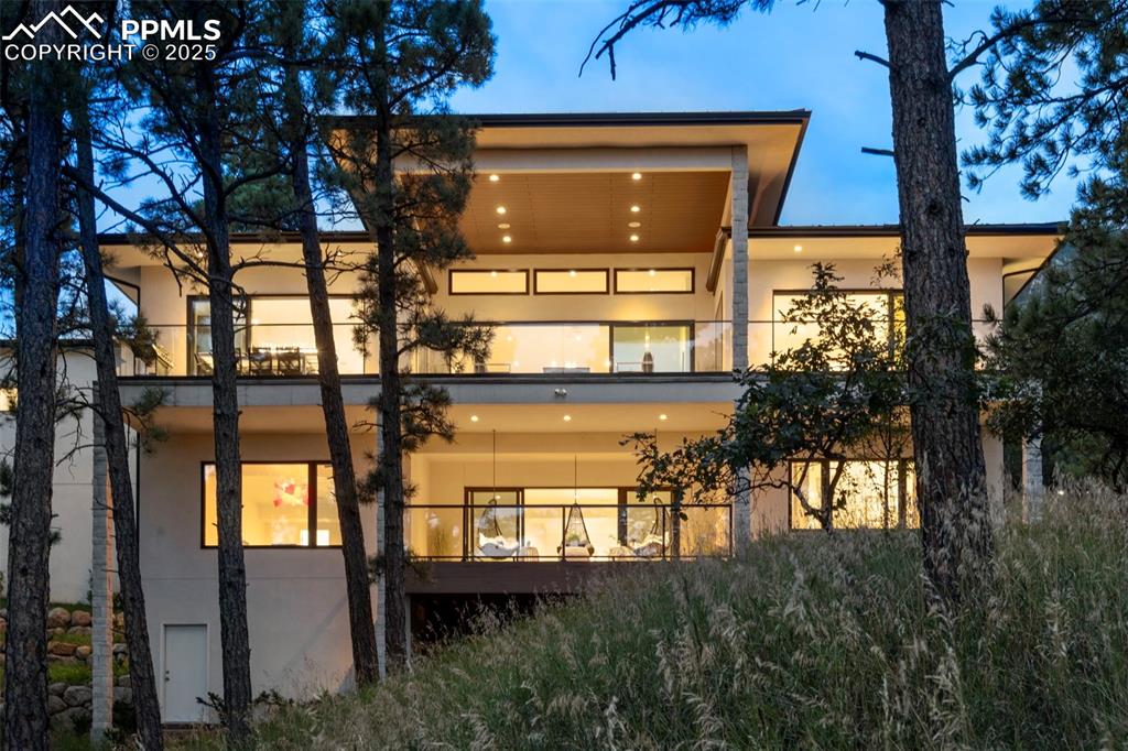 Image 40 of 50: Back of Structure