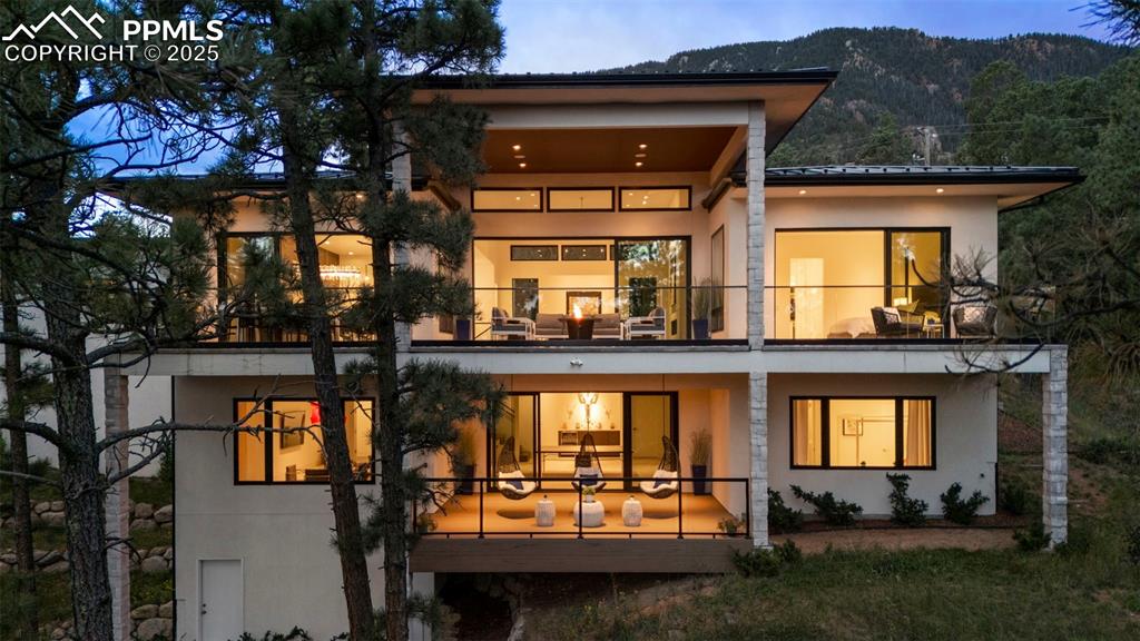 Image 41 of 50: Back of Structure