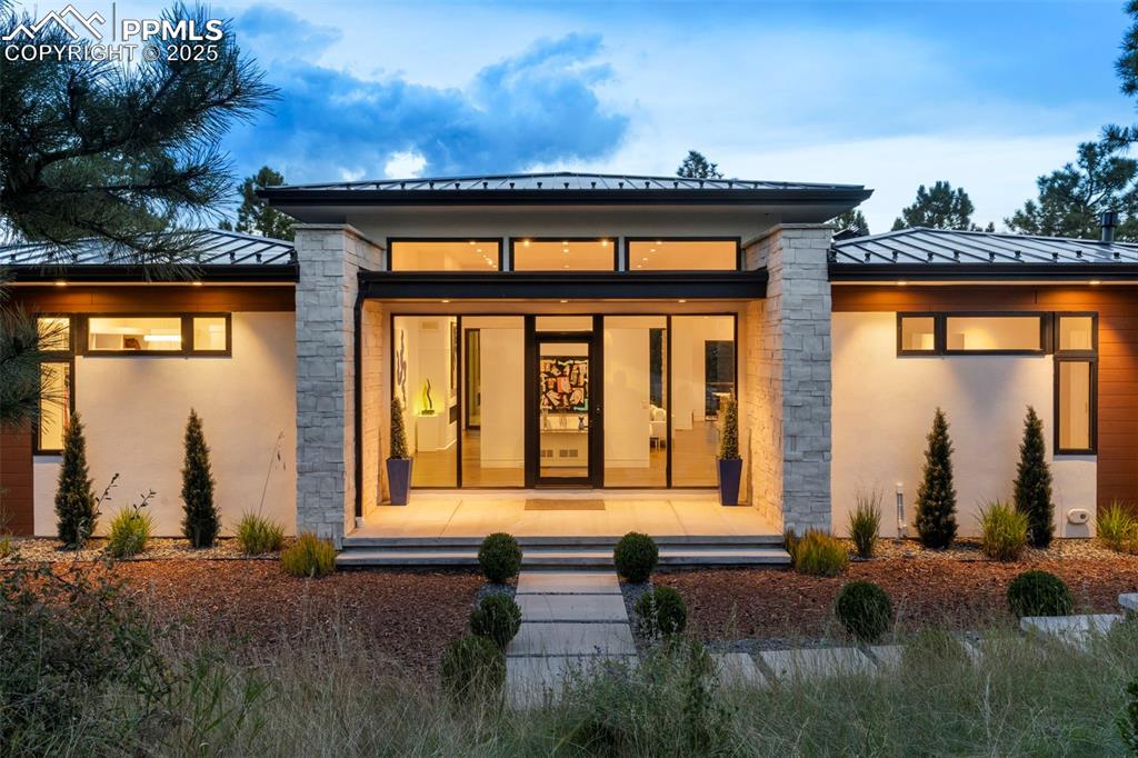 Image 48 of 50: Back of Structure