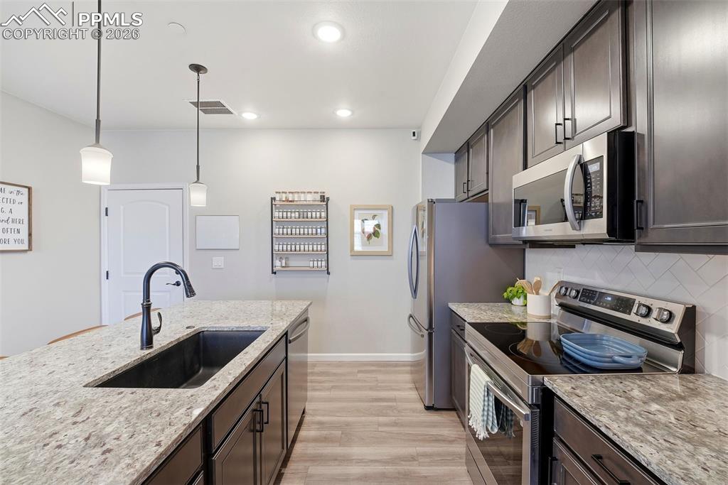 Image 13 of 42: Kitchen