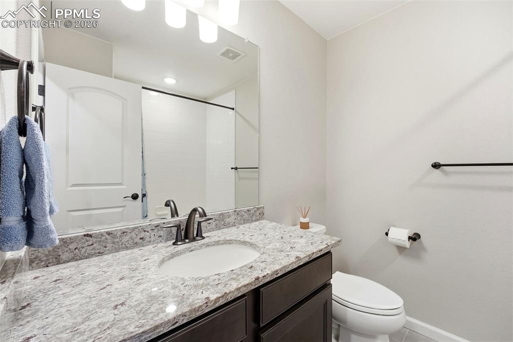 Image 27 of 42: Bathroom 3