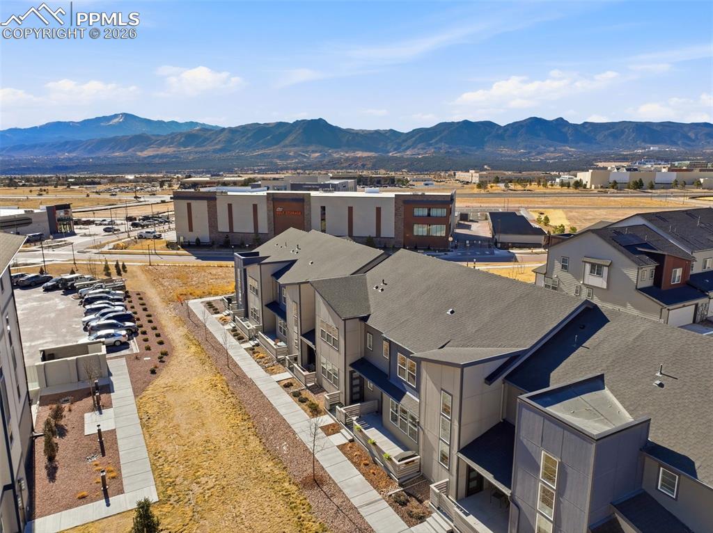 Image 40 of 42: Wideview of neighborhood