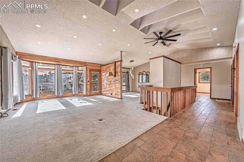 Image 26 of 49: Living Room